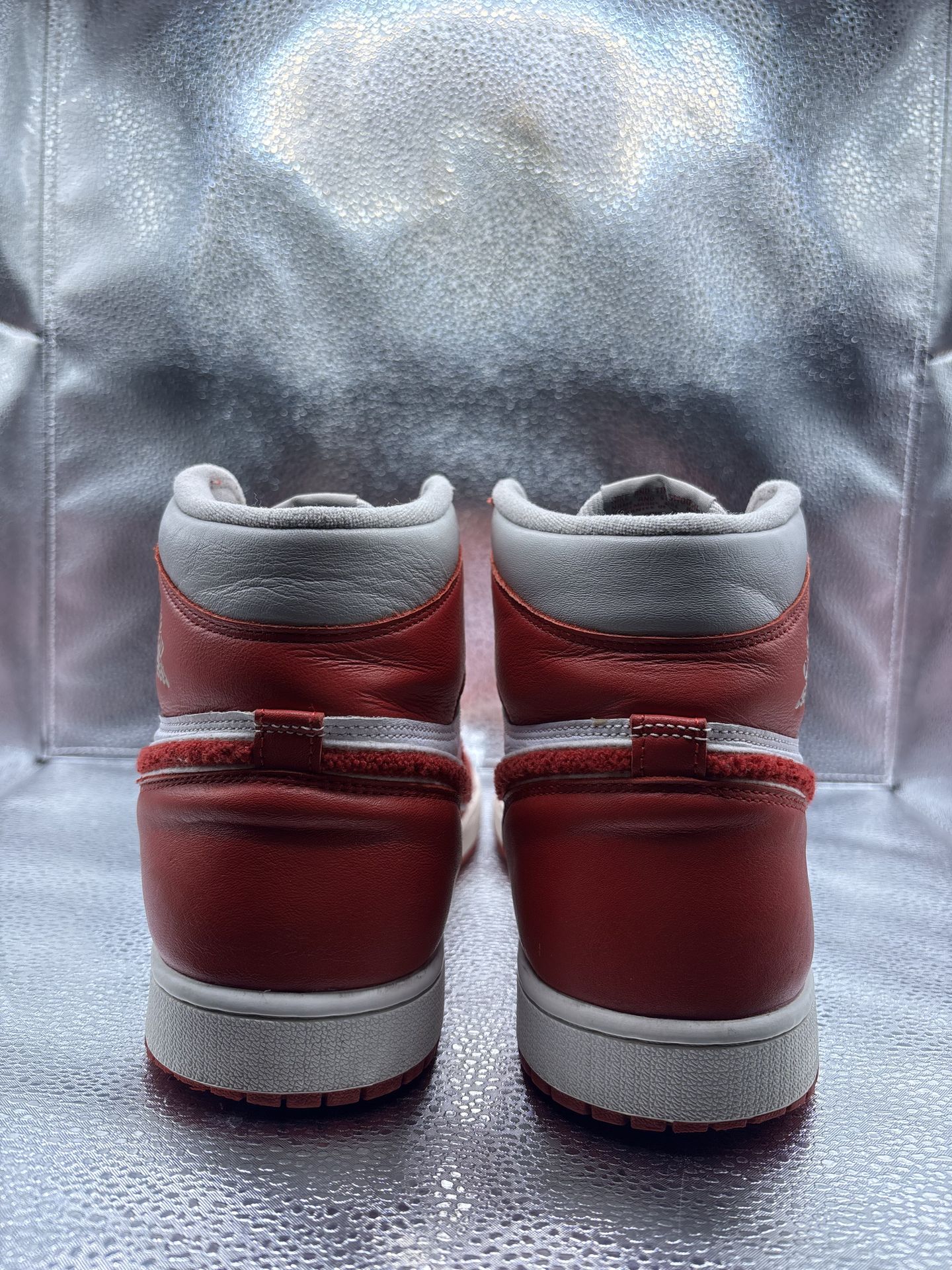 Air Jordan 1 Varsity Red - photo 4