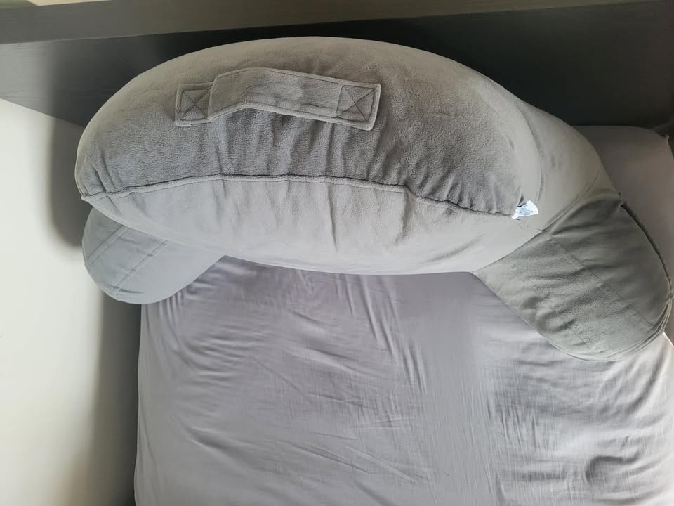 Back Support Pillow With Arms - photo 2