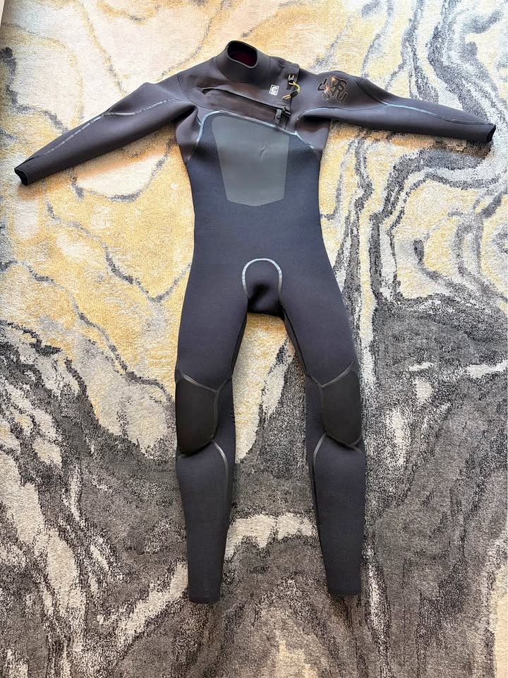 C Skins Nuwave Wired 4/5mm Men's Wetsuit Size SM