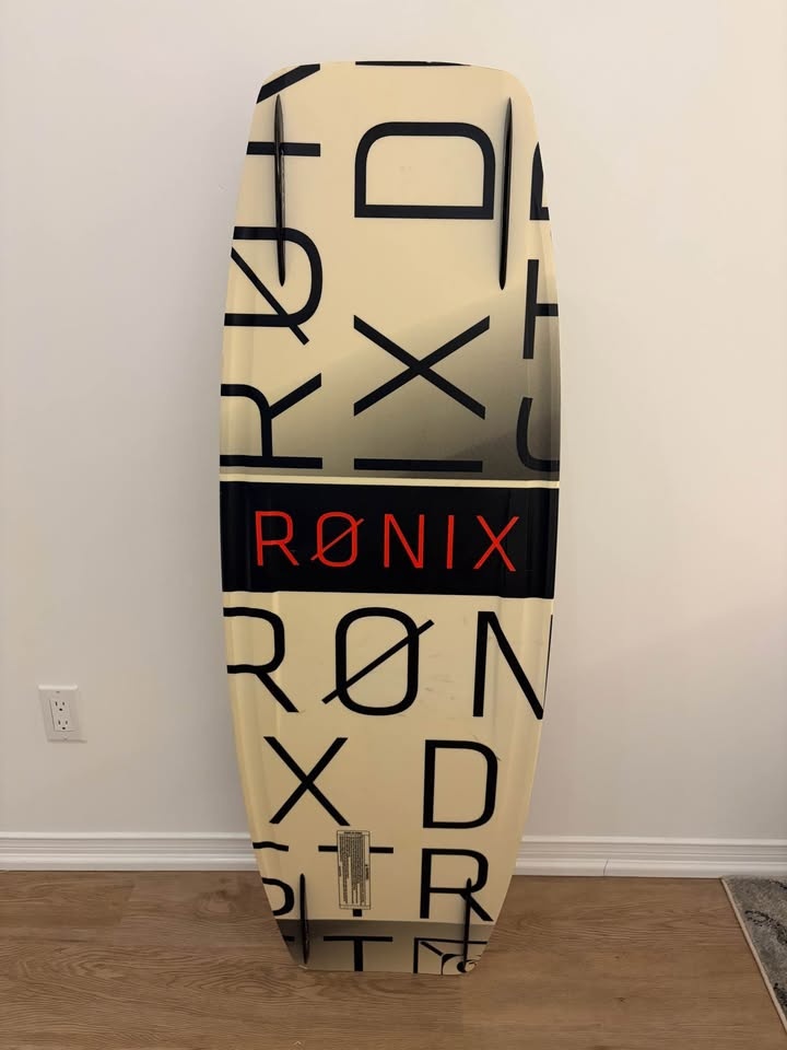 Ronix District 134cm Wakeboard with O'Brien Bindings - photo 4
