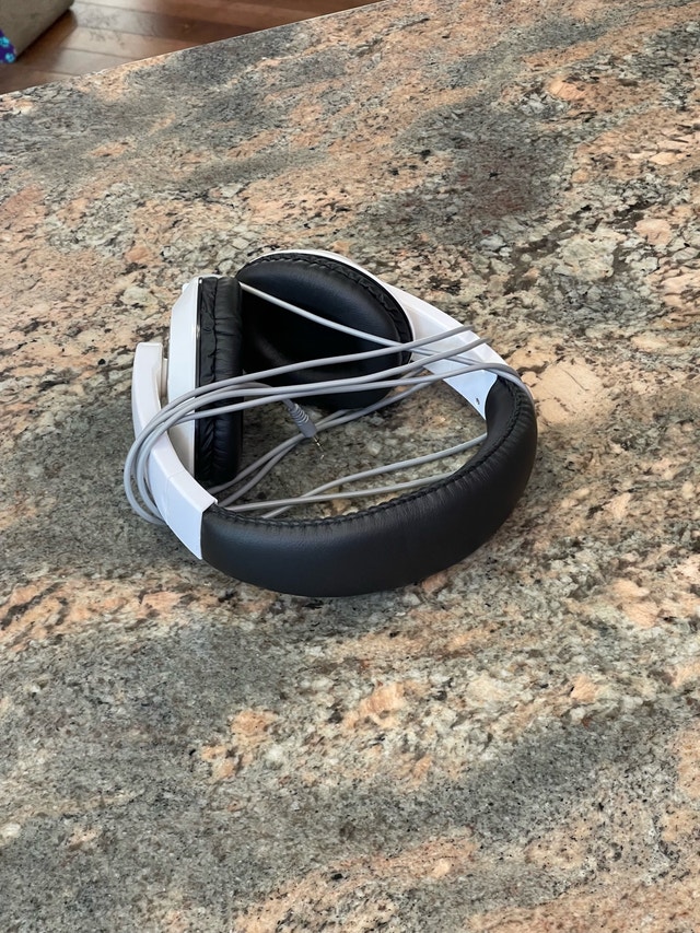 Over the ear wired headphones - photo 3
