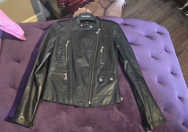 Danier Women Leather Jacket XXS