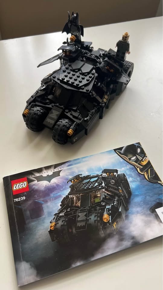 LEGO 76239 Batman Tumbler