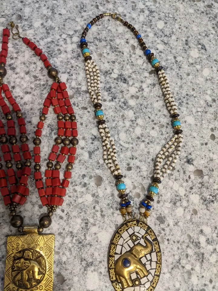 🐘 Elephant Beaded Necklaces - Pick up in Edmonton image indicator(5)