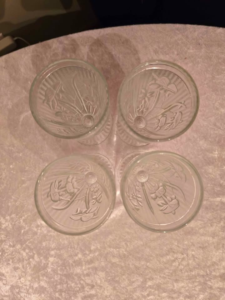 4 Vintage Depression Glass Footed Tumblers - Jeanette - photo 2