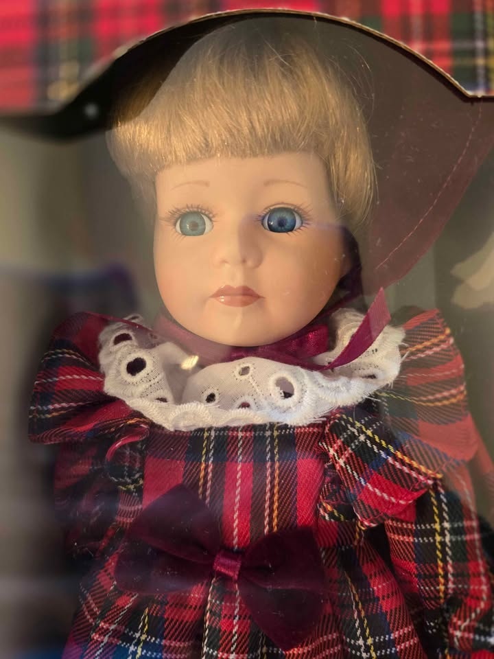Vintage Porcelain Doll in Red Plaid Dress - New in Box - photo 2