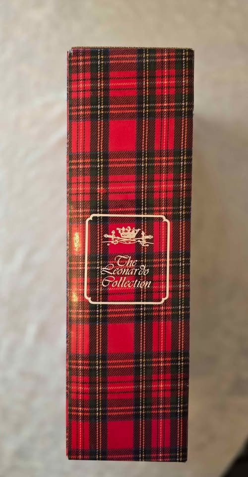 Vintage Porcelain Doll in Red Plaid Dress - New in Box - photo 4