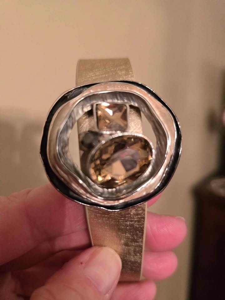 Magnetic Clasp Bracelet with Crystals - photo 2