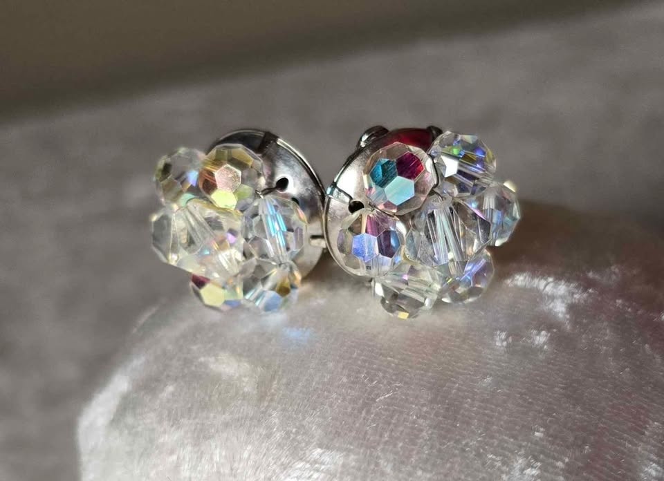 4 pair Vintage Clip On Sparkly Earrings - photo 2