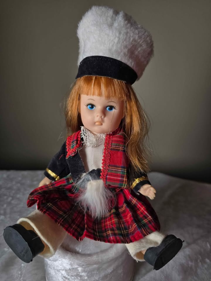 Vogue Dolls Ginny Doll 1977 Scottish Outfit with Hat - photo 5
