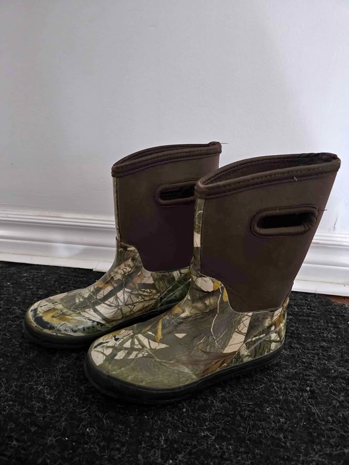 Camouflage Thermo Rain Boot - Size Youth 2