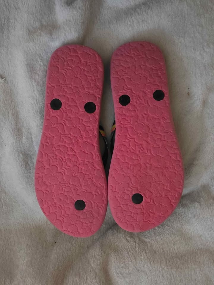Size 7 - Roxy Flip Flop Sandles - photo 2
