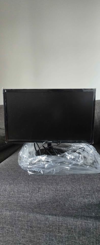 Samsung Monitor selling! - photo 2