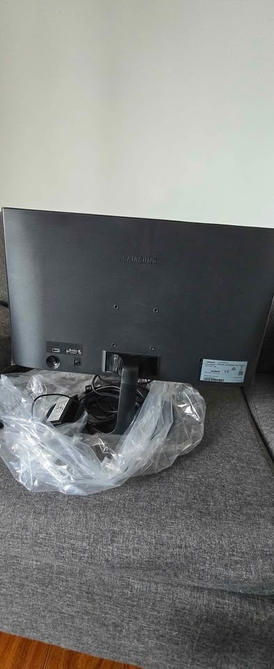 Samsung Monitor selling! - photo 3