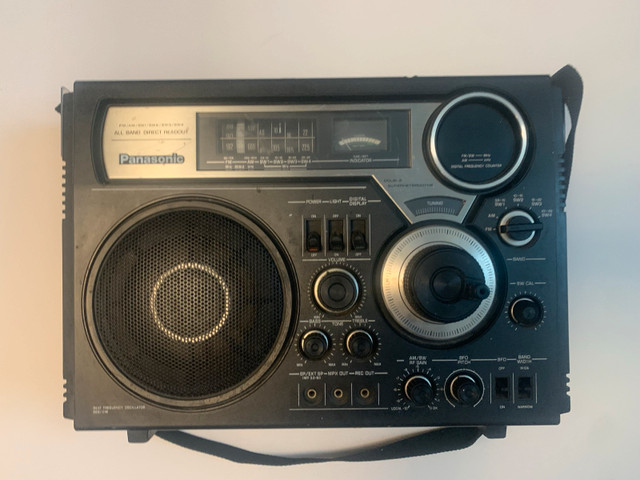 Panasonic All Band Radio Model RF-2600