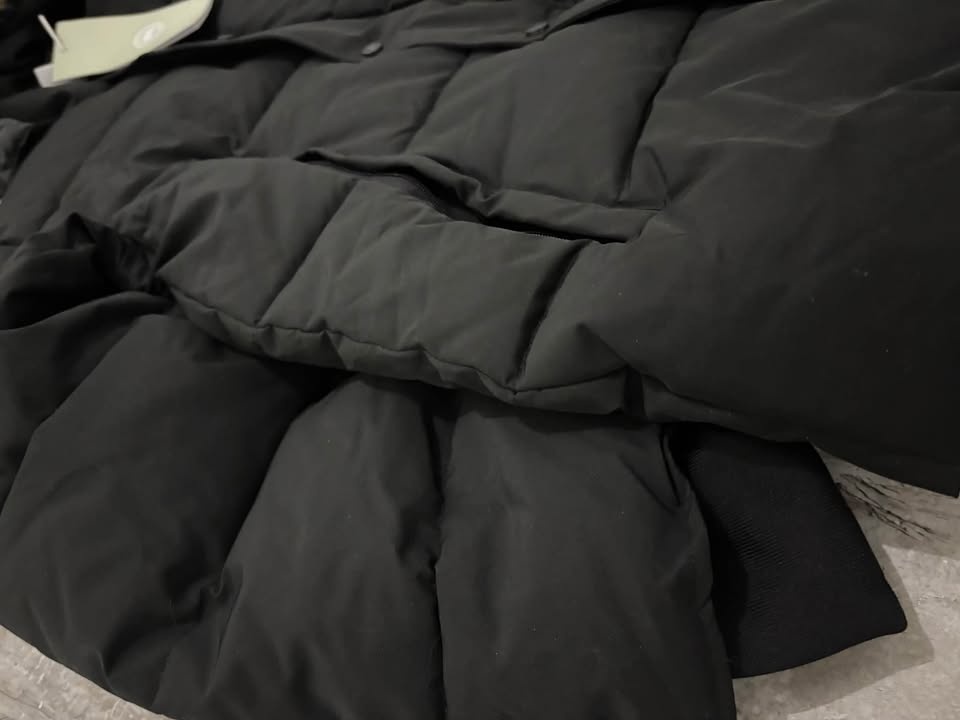Canada Goose Jacket - photo 4