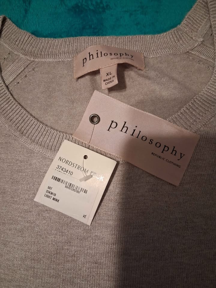 Women's Pullover Sweater - photo 2