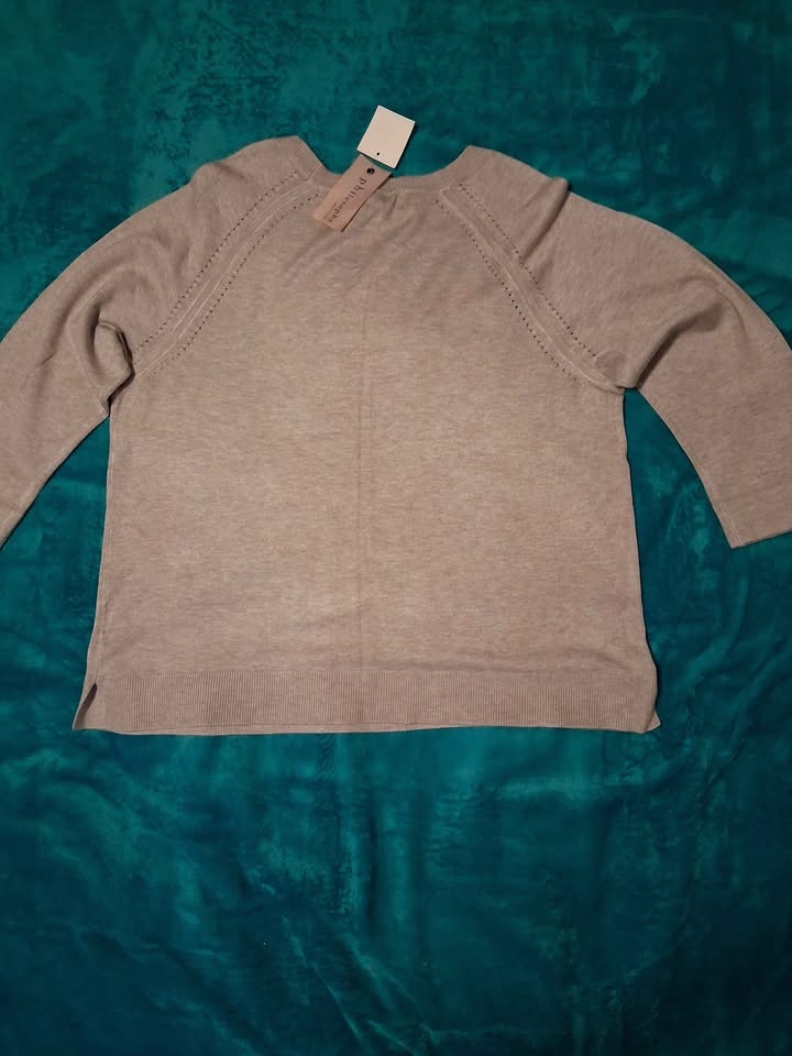 Women's Pullover Sweater - photo 4