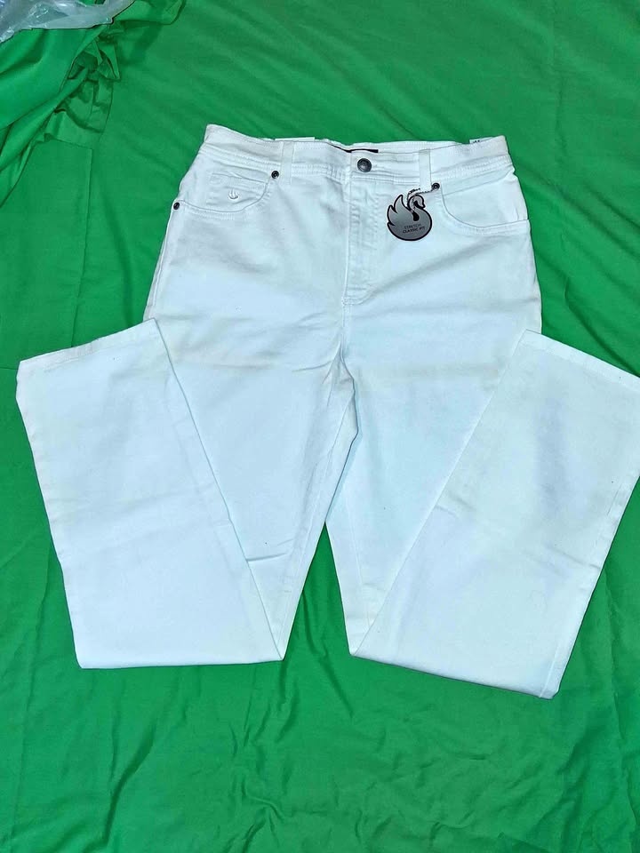 Woman's White Jean pant
