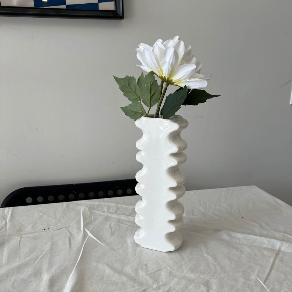 Unique organic shape vase - photo 2