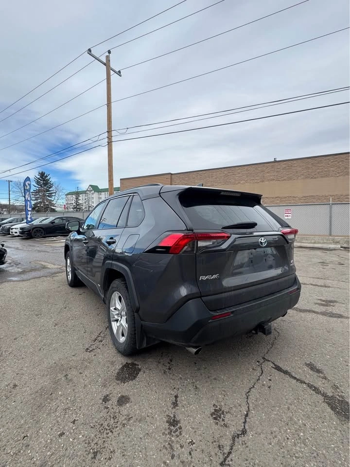 2021 Toyota RAV4 Hybrid - photo 3