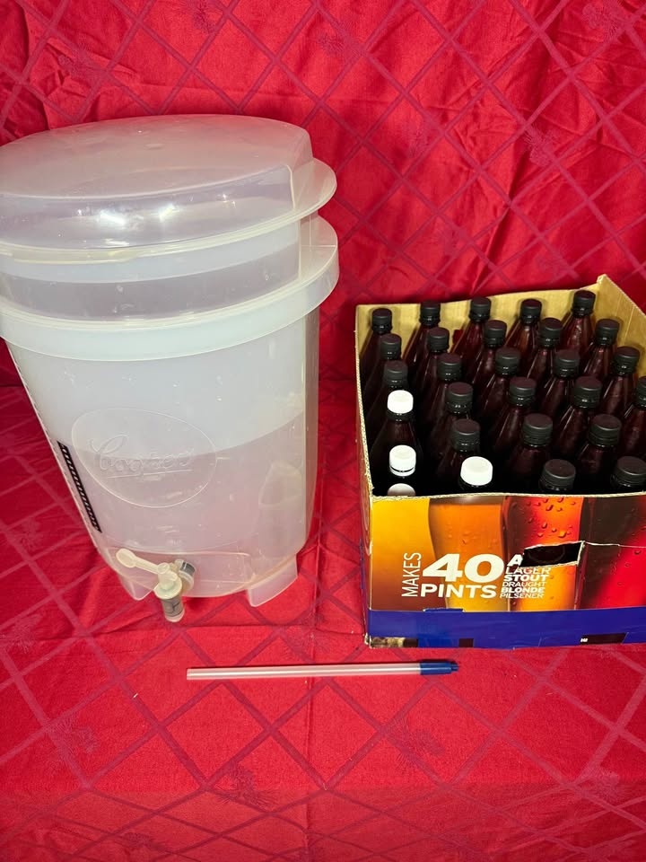 Coopers Homebrew Fermenter & Bottles
