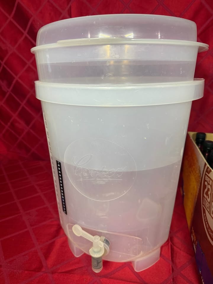 Coopers Homebrew Fermenter & Bottles - photo 2