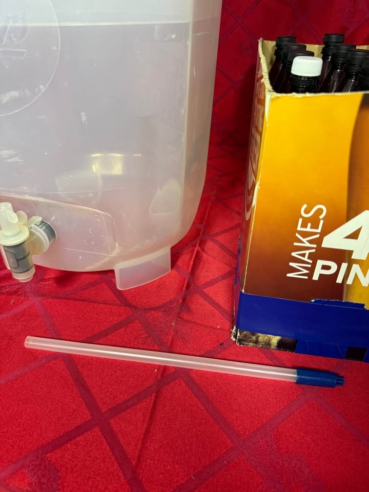 Coopers Homebrew Fermenter & Bottles - photo 4
