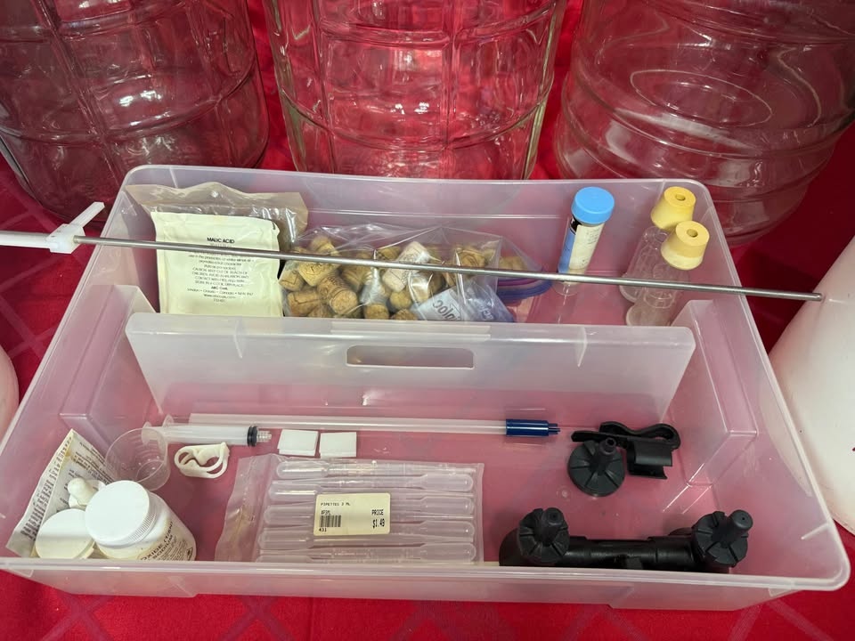 Home Wine Making Kit - Carboys, Fermentation Buckets & More - photo 2