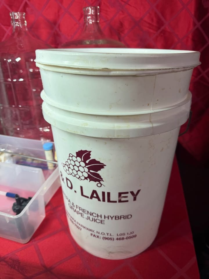 Home Wine Making Kit - Carboys, Fermentation Buckets & More - photo 5
