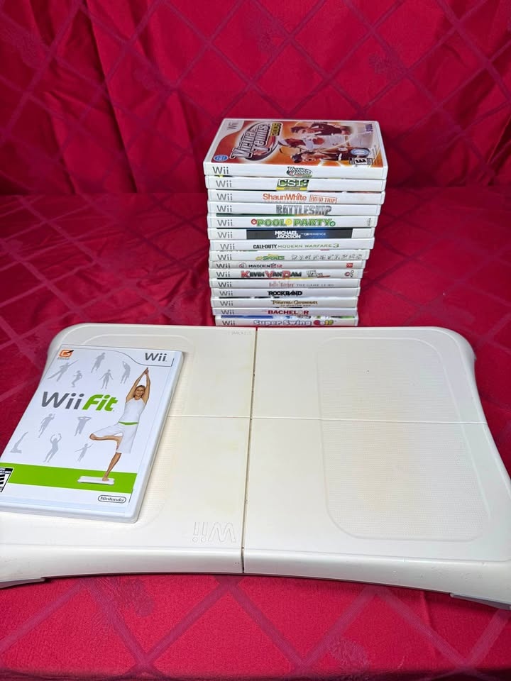 Wii Fit Balance Board + 15 Wii Games Lot