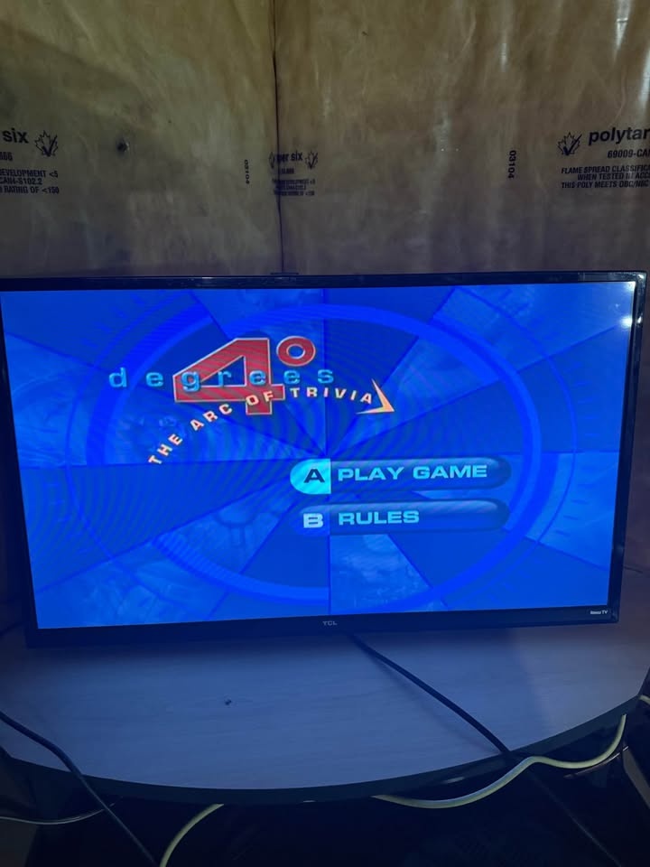 Game Wave Family Entertainment System w/ 4 Controllers + 2 Games - photo 5