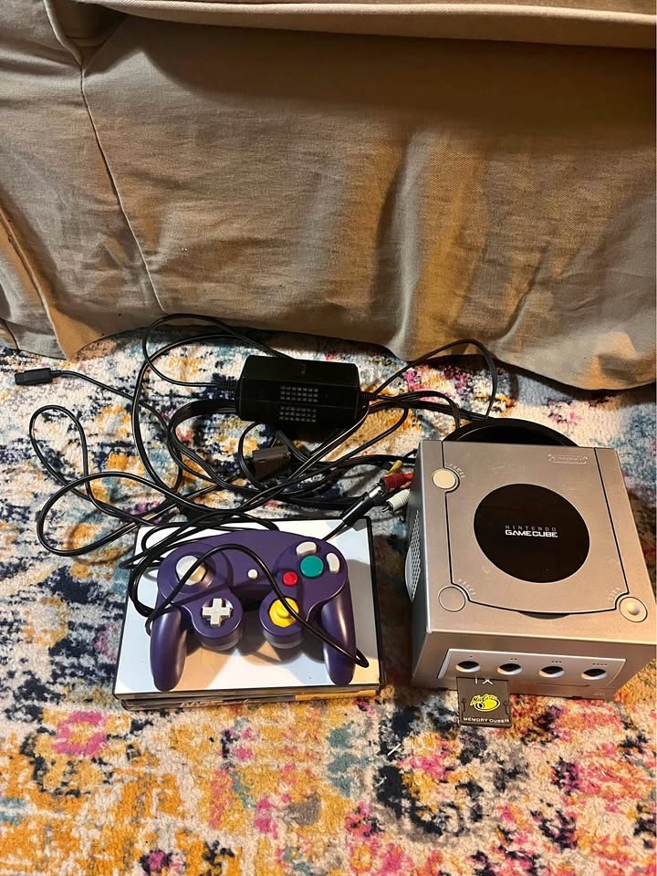 Silver GameCube w/ games and controller