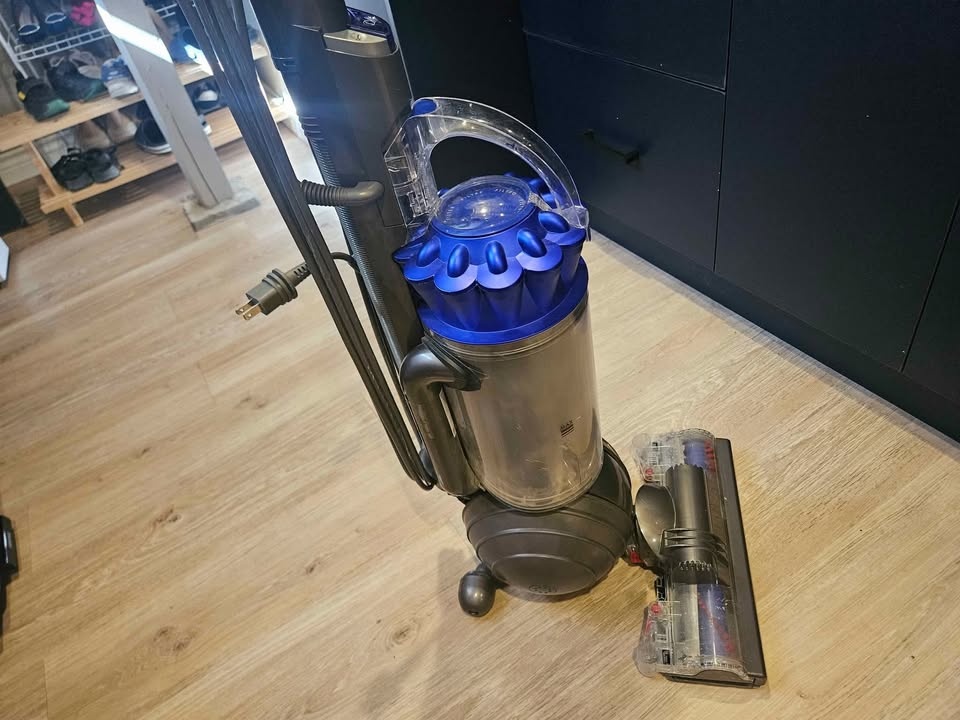 Dyson Ball Upright Vacuum - photo 2