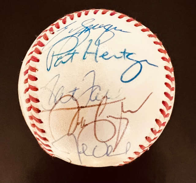 1992 Toronto Blue Jays Autographed World Series Ball - photo 4
