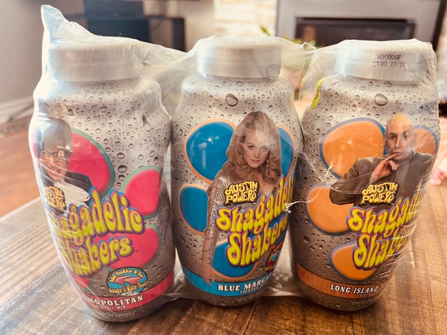 AUSTIN POWERS Shagadelic Cocktail Shakers (1999)