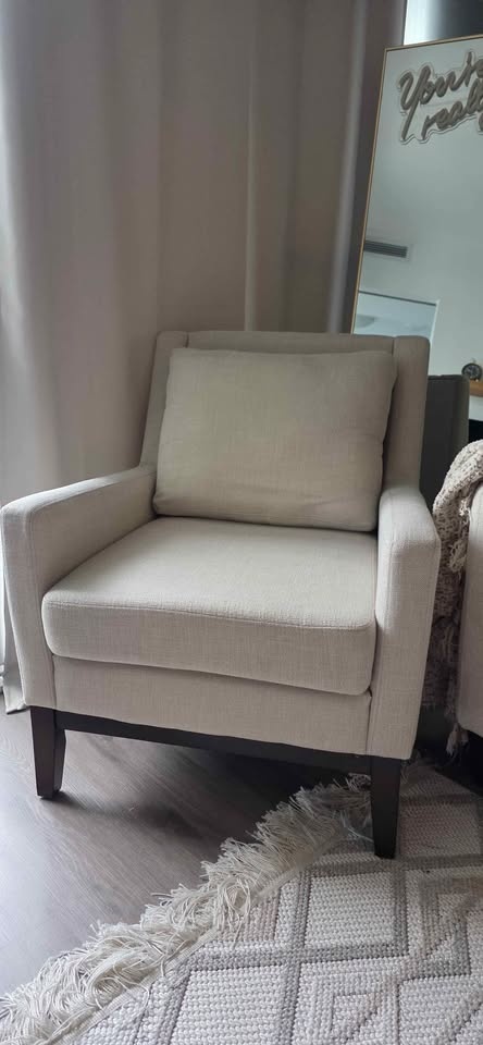 Cream Accent Chair – Stylish & Comfortable - photo 3