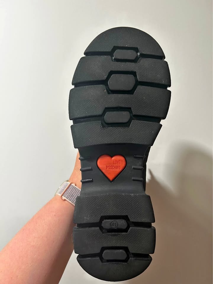 Size 9 (EU 41) Love Moschino Winter boots