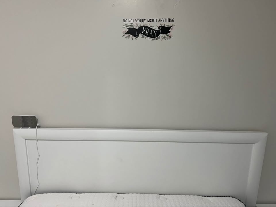 White Queen Bed Frame w/ Storage + 2 Nightstands - photo 4