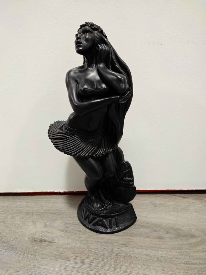 Vintage 1975 Hula Girl Lava Rock Statue - photo 3