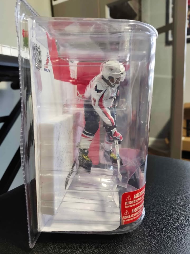 Alex Ovechkin MacFarlane Toys Series 17 - photo 3