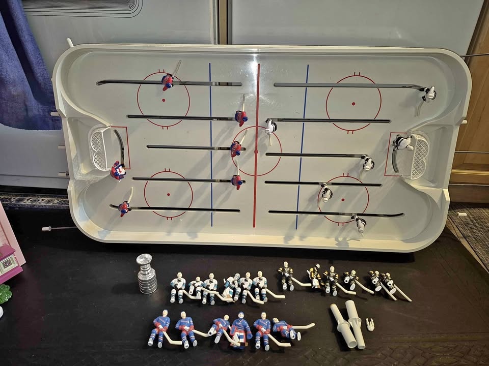Wayne Gretzky Official NHL Hockey Table (No Pucks)