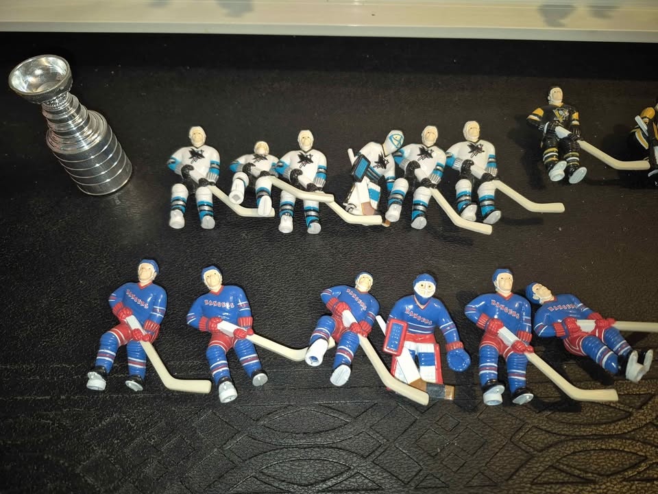 Wayne Gretzky Official NHL Hockey Table (No Pucks) - photo 2