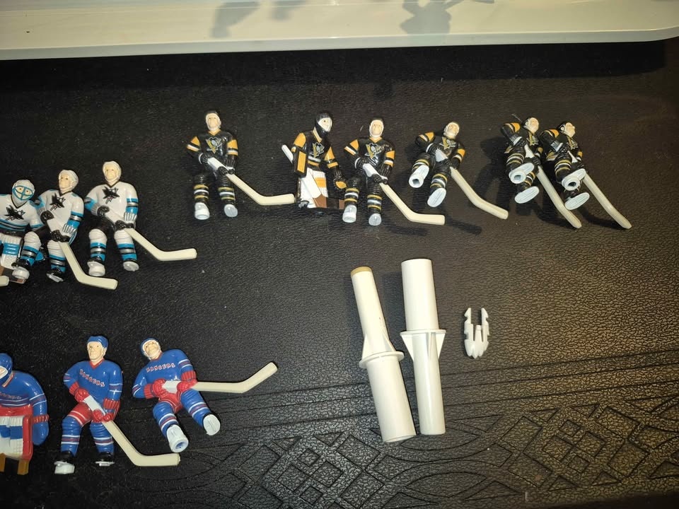 Wayne Gretzky Official NHL Hockey Table (No Pucks) - photo 3