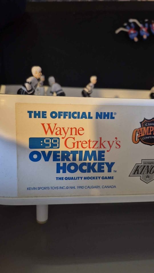 Wayne Gretzky Official NHL Hockey Table (No Pucks) - photo 4