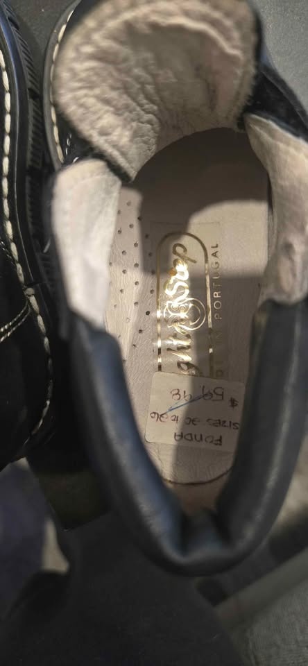 Size 5 Toddler Boots - photo 4