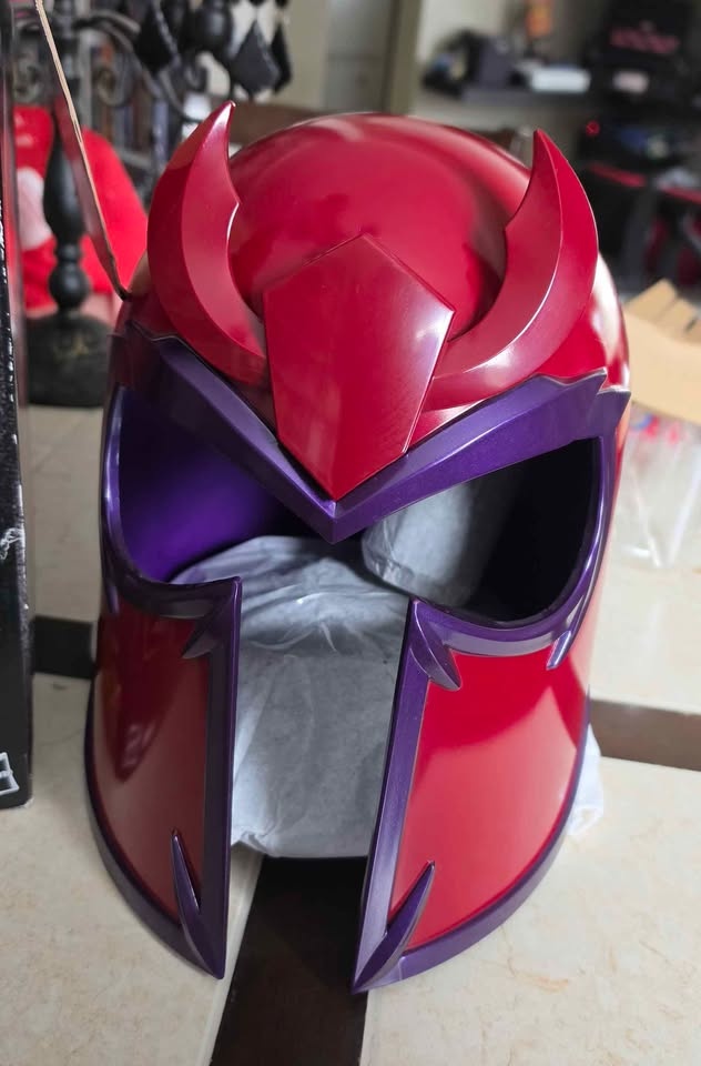 Marvel Legends Magneto Helmet - X-Men '97 Edition - photo 4