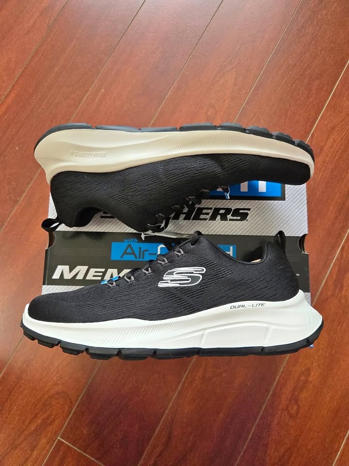 Skechers Relaxed Fit: Equalizer 5.0 - Black/White