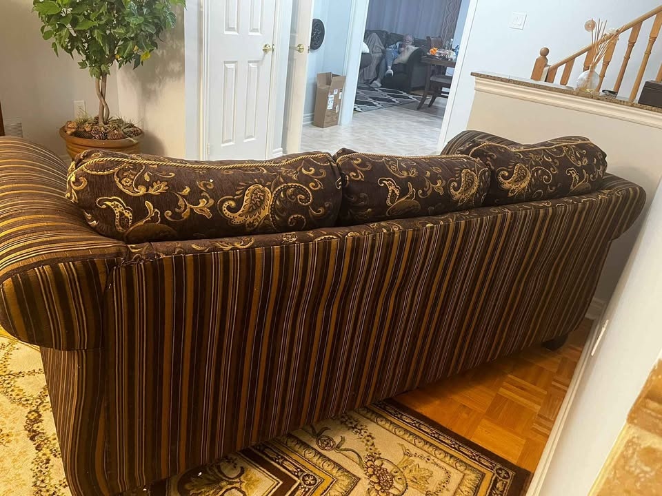 Couch for sale - photo 2