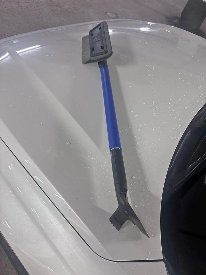 Telescopic 3-in-1 Snow Brush with Ice Scraper & Squeegee, 61-in